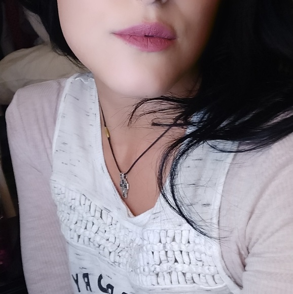 Meet your Posher, Arina - Picture 1 of 3